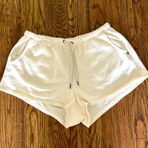 Vuori sunnyside shorts